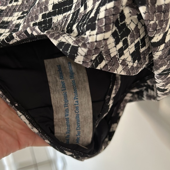 NWOT Coastal Blue 2X One Piece swimsuit - Picture 4 of 7